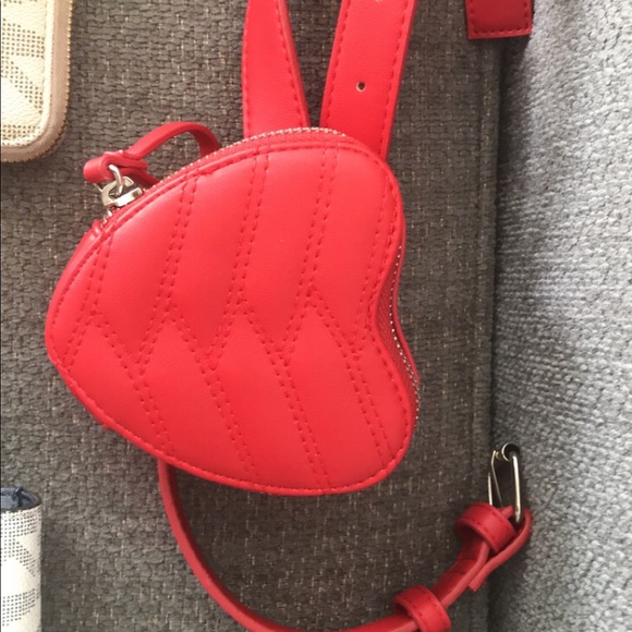 red heart fanny pack